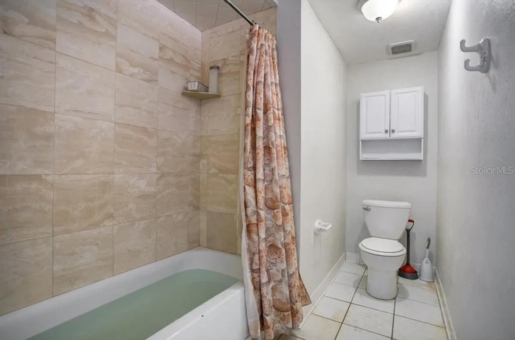 Building Photo - 4526 Sheldrake Dr