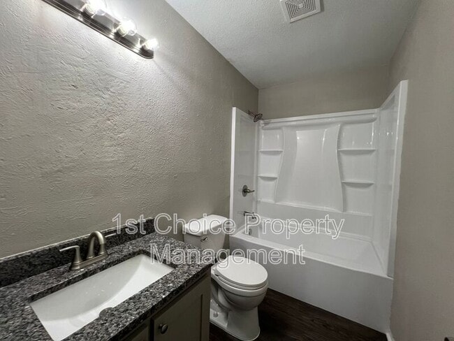 Building Photo - 709 Fair Meadows Dr