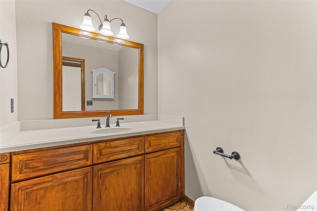 Building Photo - 3312 Palm Aire Ct