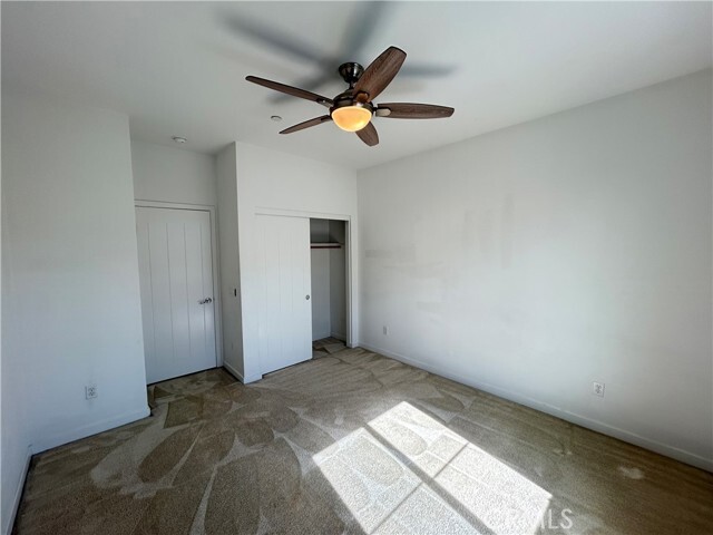 Building Photo - 945 Vivid Ln