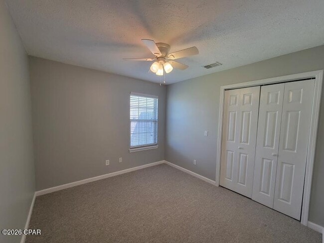 Building Photo - 2406 Maple Ct