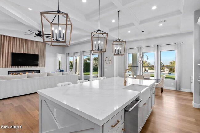 Building Photo - 5348 W Encanto Verde