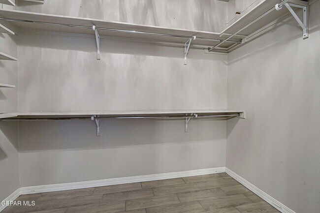 Building Photo - 14805 Holly Springs