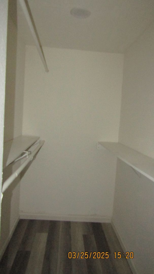 Building Photo - Newly renovated! Pet Friendly! Centrally l...
