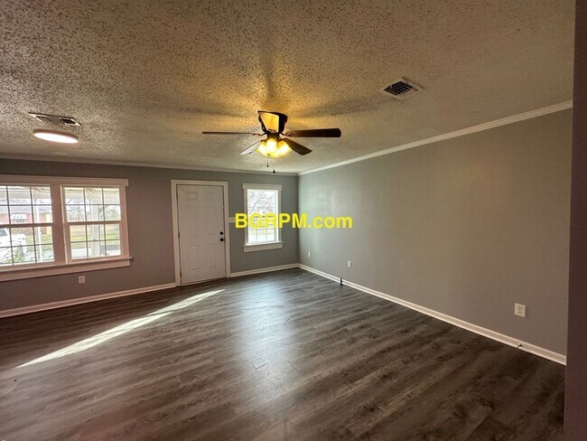 Building Photo - 2 BD 1 BA