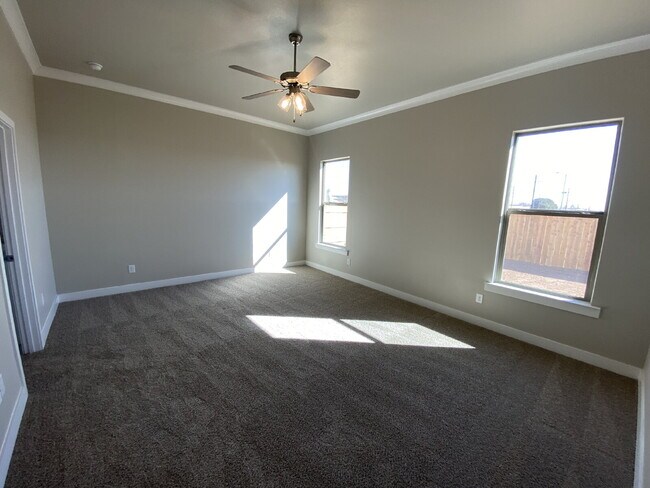 Building Photo - Wonderful 4 Bedroom 2 Bathroom in Bell Farms!