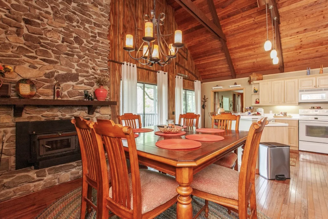 Dining area - 753 Tobacco Branch Rd