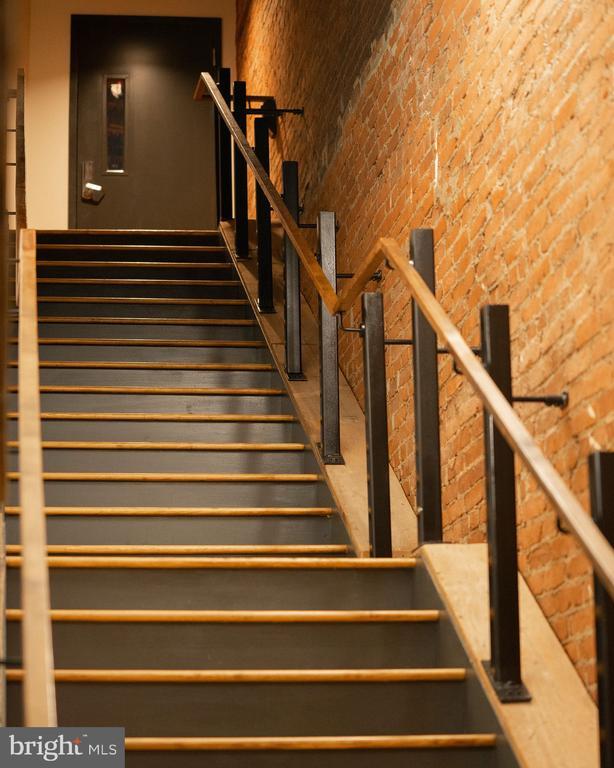 Building Photo - 437 W Grant St