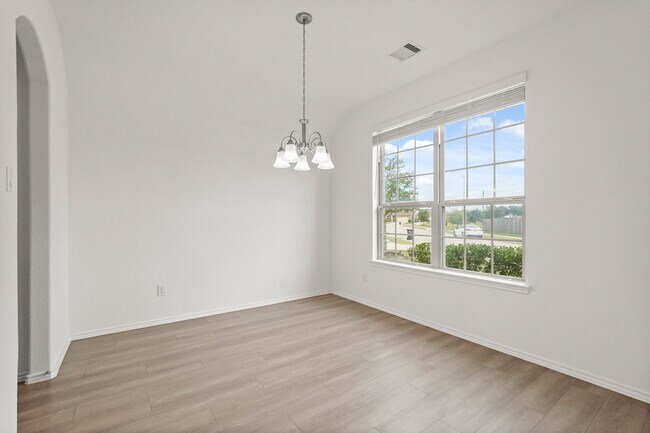 Building Photo - 9919 Willow Crown Ln