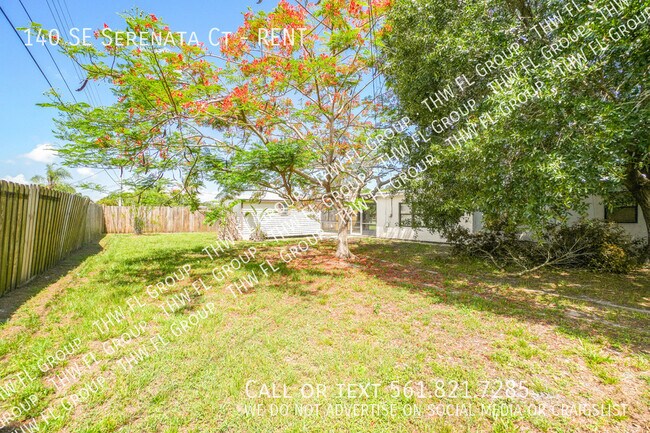 Building Photo - 140 SE Serenata Ct