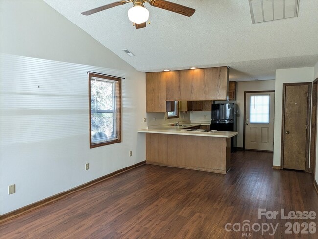 Building Photo - 119 Birdie Ct