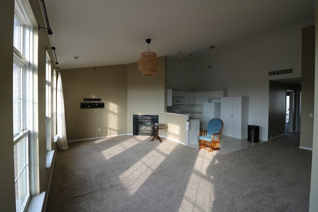 Building Photo - 43039 Strand Dr