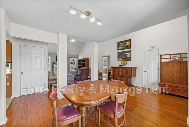 Building Photo - 674 Superior Ln