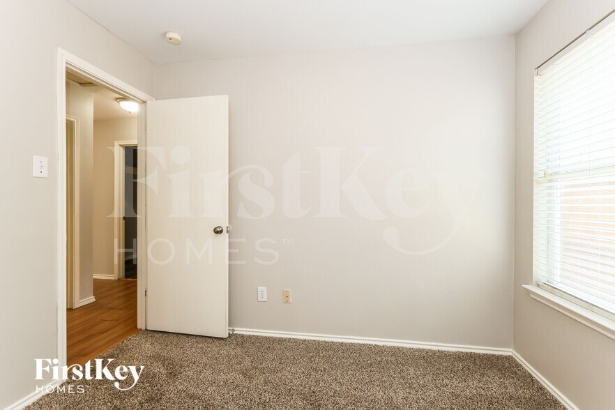 Building Photo - 7919 Raven Creek Ln