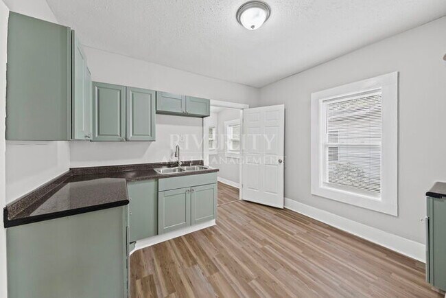 Building Photo - Cute 2 bedroom / 1 bathroom home in 38111 !!!!!! Section 8 clients are welcomed, PRICE DROP !!!