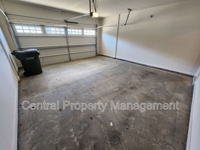 Building Photo - 112 Outback Dr