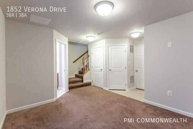 Building Photo - 1852 Verona Dr