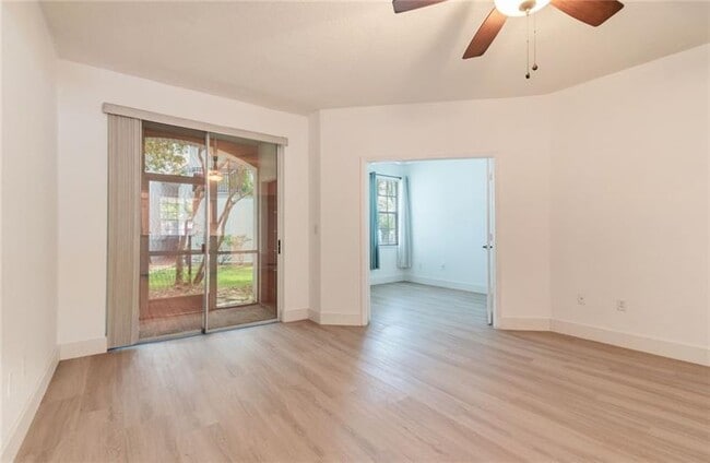 Building Photo - 761 SW 148th Ave