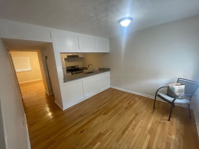 Building Photo - 18 Country Pl Ct