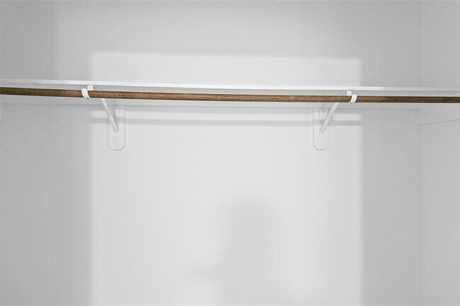 Building Photo - For lease in the sought-after Cedar Point community, this delightful home boasts 1,065 square fee...