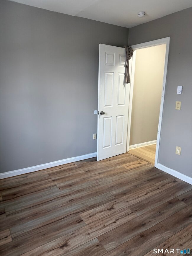 Building Photo - 138 Maple St