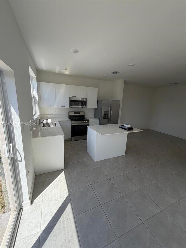 Building Photo - 12148 NW 24th Pl