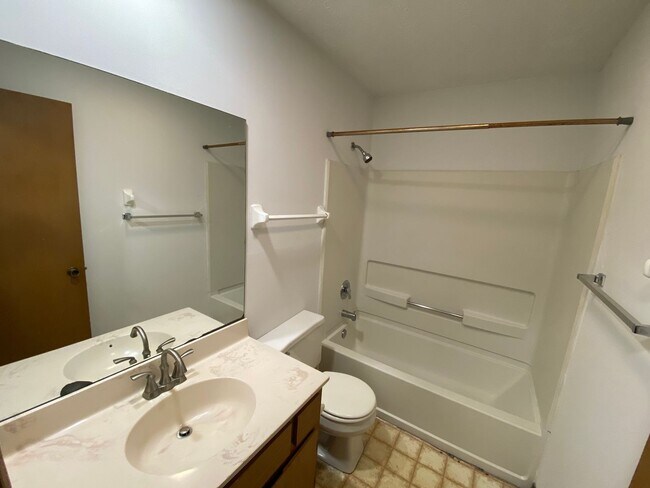 Building Photo - 76 Chittenden Ave