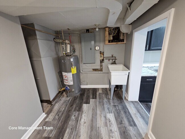 Building Photo - Fully rehabbed 2 bed 1 bath in the south side slopes!!