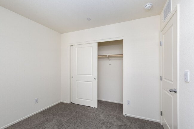 Building Photo - Stunning New-Build Townhouse in Growing 89139 Neighborhood