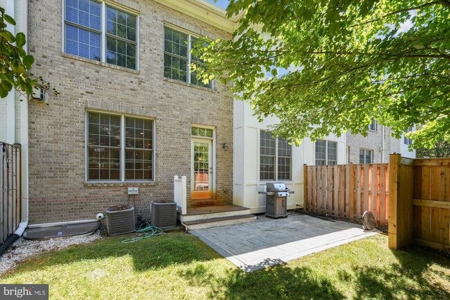 Primary Photo - 8208 River Quarry Pl