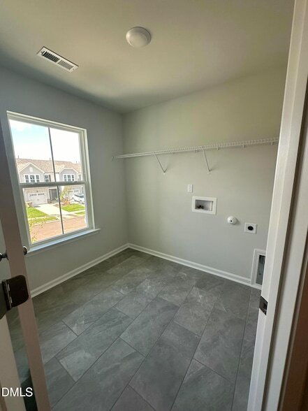 Building Photo - 531 Glen Clova Dr