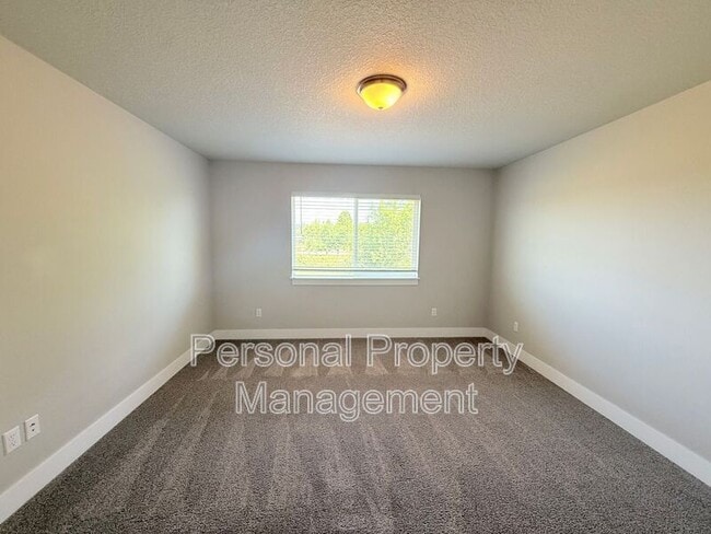 Building Photo - 1530 NW 29th Pl