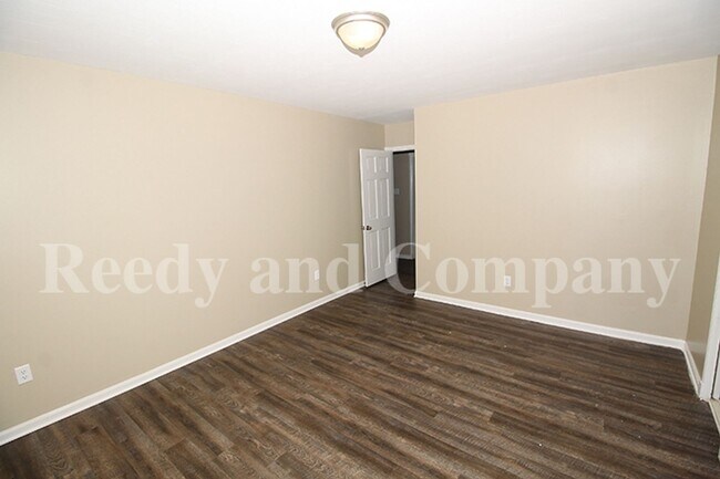 Building Photo - 3235 Fox Chase Dr