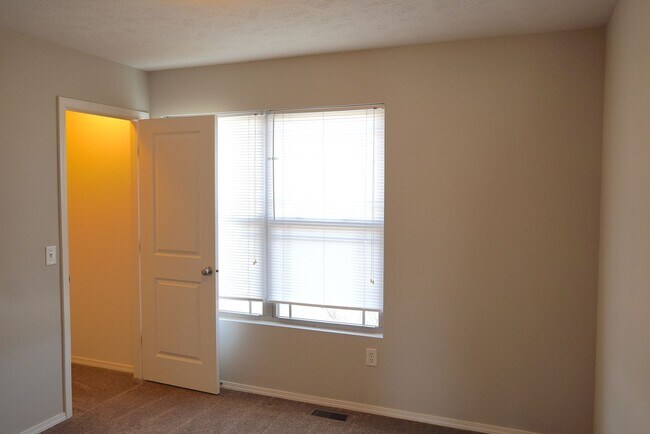 Building Photo - Beautiful 4 bedroom home for rent in Ozark!