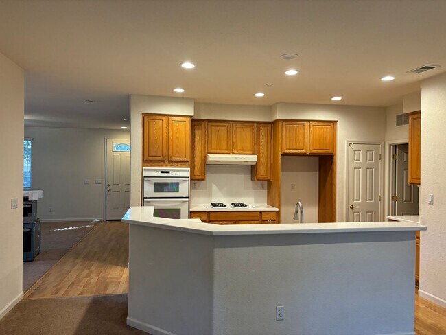 Building Photo - Rare single-story 4-bedroom Brentwood rental opportunity! Ideal California Orchard location!