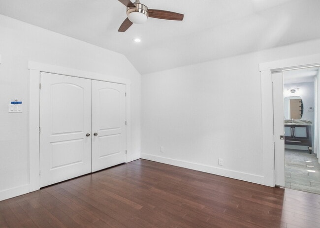 Building Photo - Updated 3 Bedroom Home with Modern Finishes Near Everything Downtown!