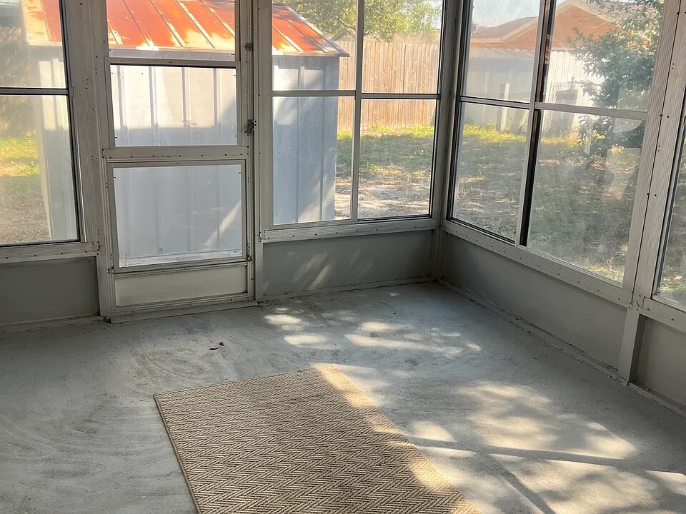 Building Photo - 7414 San Carlos Dr