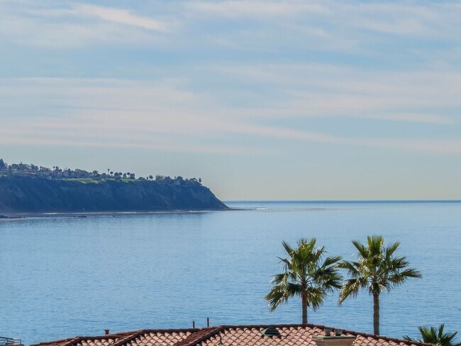 Building Photo - 730 Esplanade