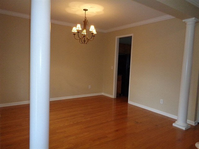 Building Photo - 100 Pearson Pl