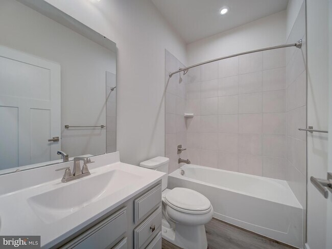 Building Photo - 9502 Autumn Berry Pl