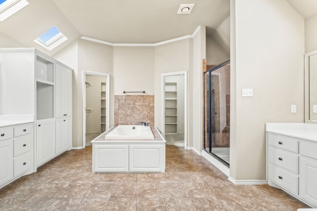 Master Bath - 6405 93rd St