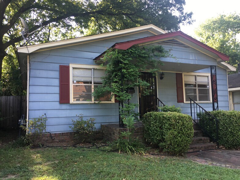 Front of house - 132 N Rembert St