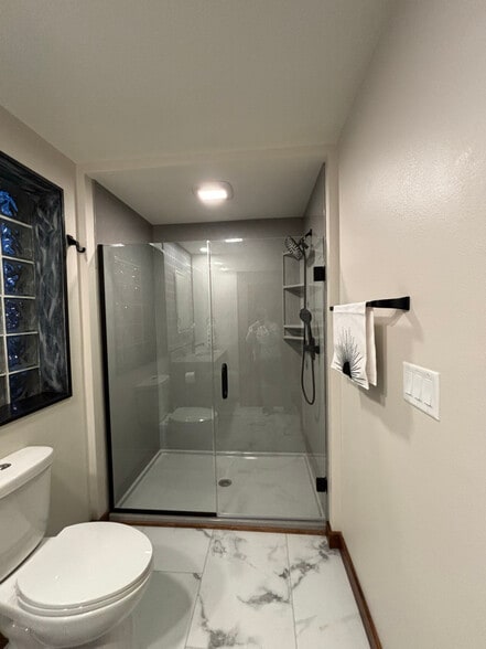 Building Photo - 36 Northshore Dr