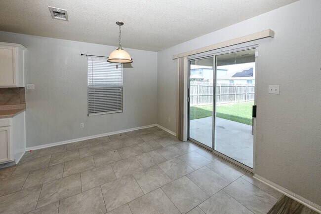 Building Photo - 2305 Riley Dr