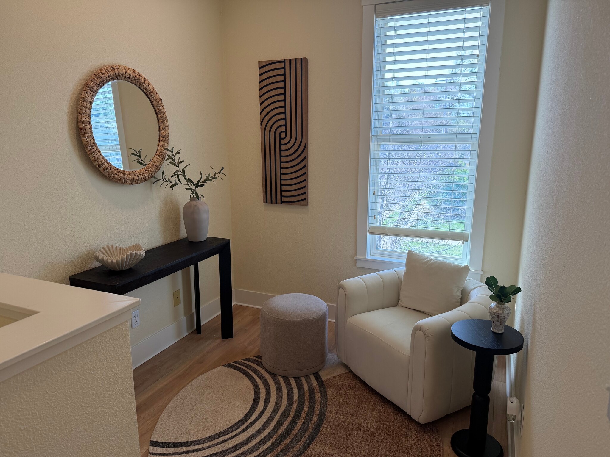 Building Photo - 804 Kite Ln