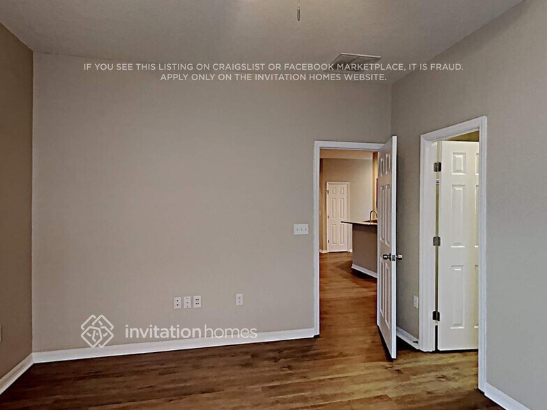 Building Photo - 3669 Sandhill Crane Dr