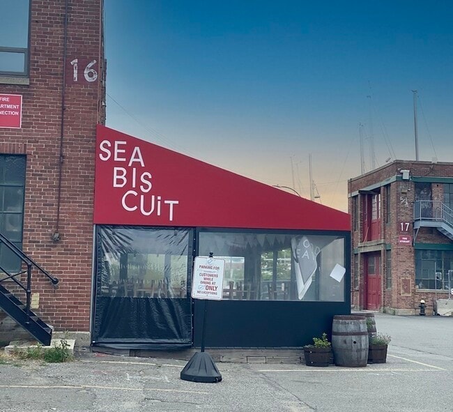 Building Photo - 444 Sumner St