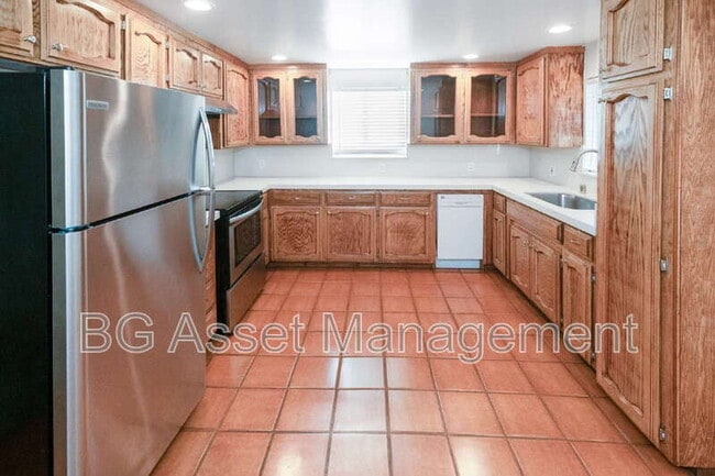 Building Photo - 936 Tennent Ave