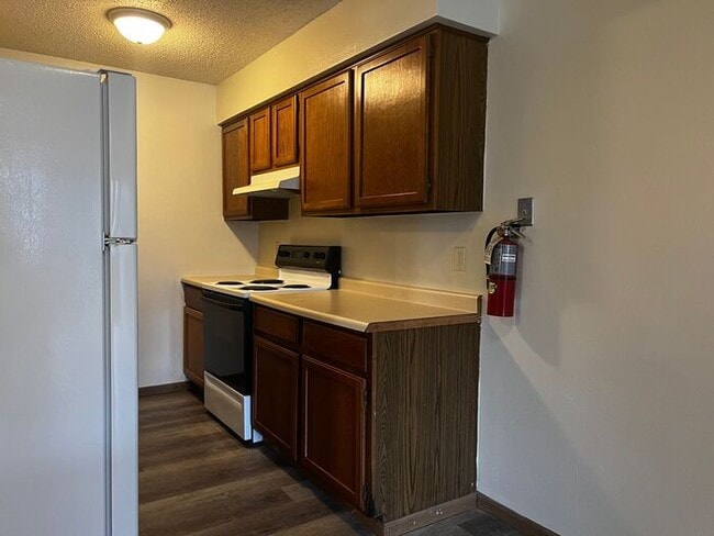 Building Photo - $1,250 | 3 Bedroom, 1 Bathroom Apartment | No Pets | Available for August 1st 2026 Move In!