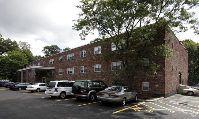 Building Photo - Highland St Apartments